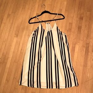 Bishop + Young loose flowy causal dress